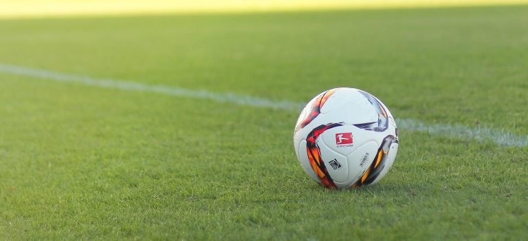 Übers Ziel hinaus geschossen: Wie ein Kartellamtsbeschluss die Fußball-Fans frustriert Übers Ziel hinaus geschossen: Wie ein Kartellamtsbeschluss die Fußball-Fans frustriert